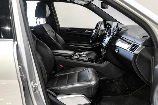 Used 2017 Mercedes-Benz GLS 550 4MATIC image 36