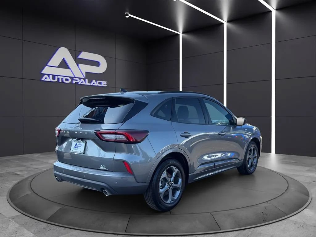 Used 2024 Ford Escape ST-Line w/ Tech Pack #1 FWD image 6