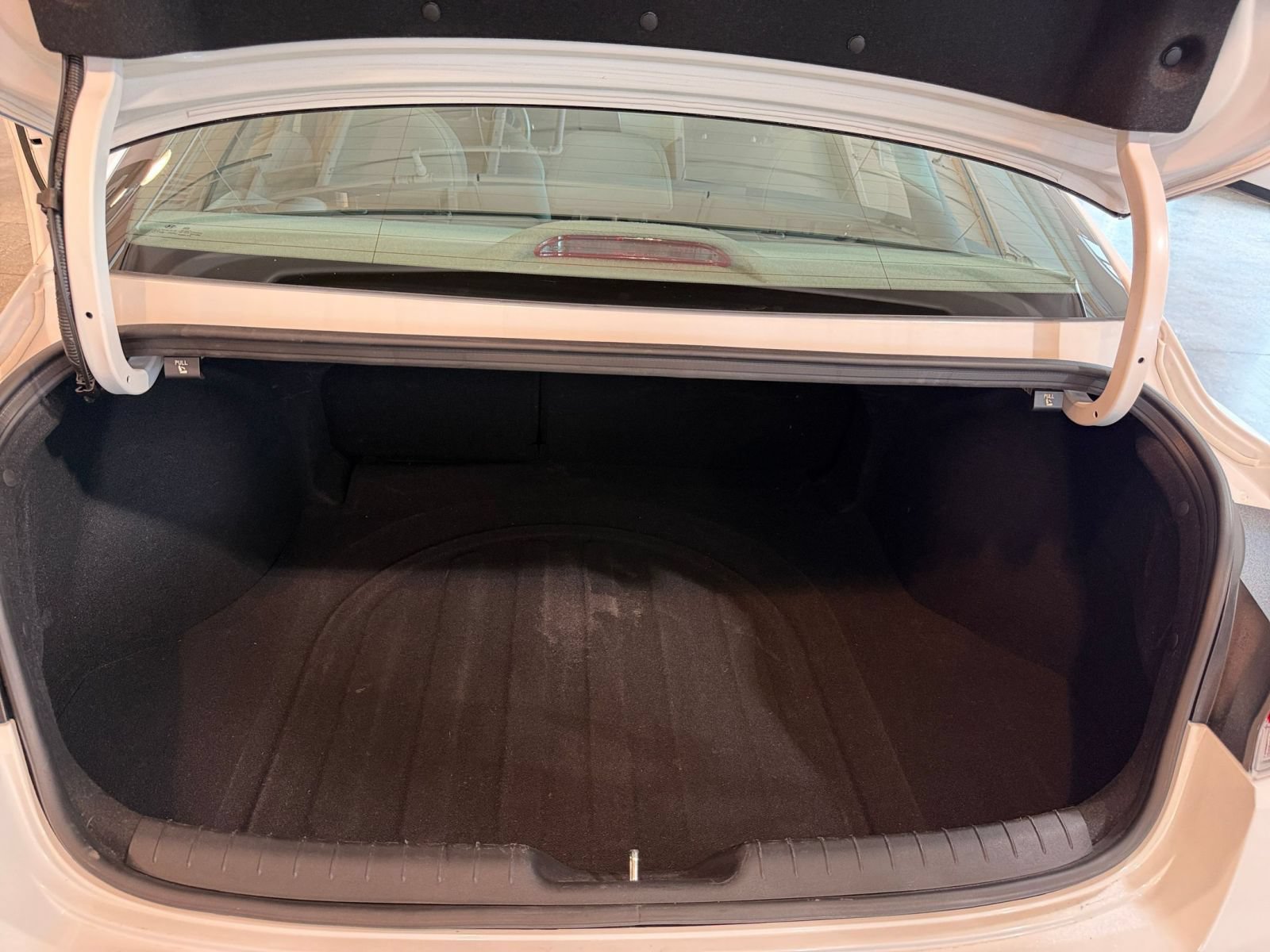 Used 2025 Hyundai Elantra SEL FWD image 32