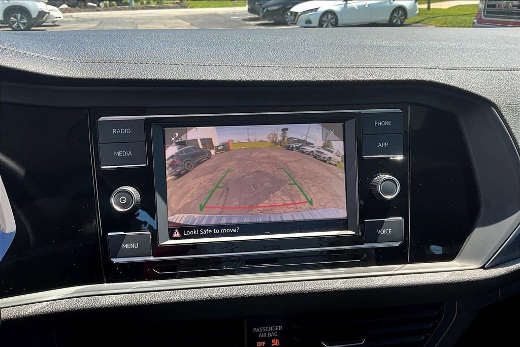 Used 2023 Volkswagen Jetta SE w/ Panoramic Sunroof Package FWD image 12