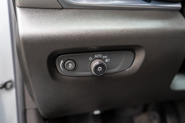 Used 2023 Chevrolet Traverse LT image 22