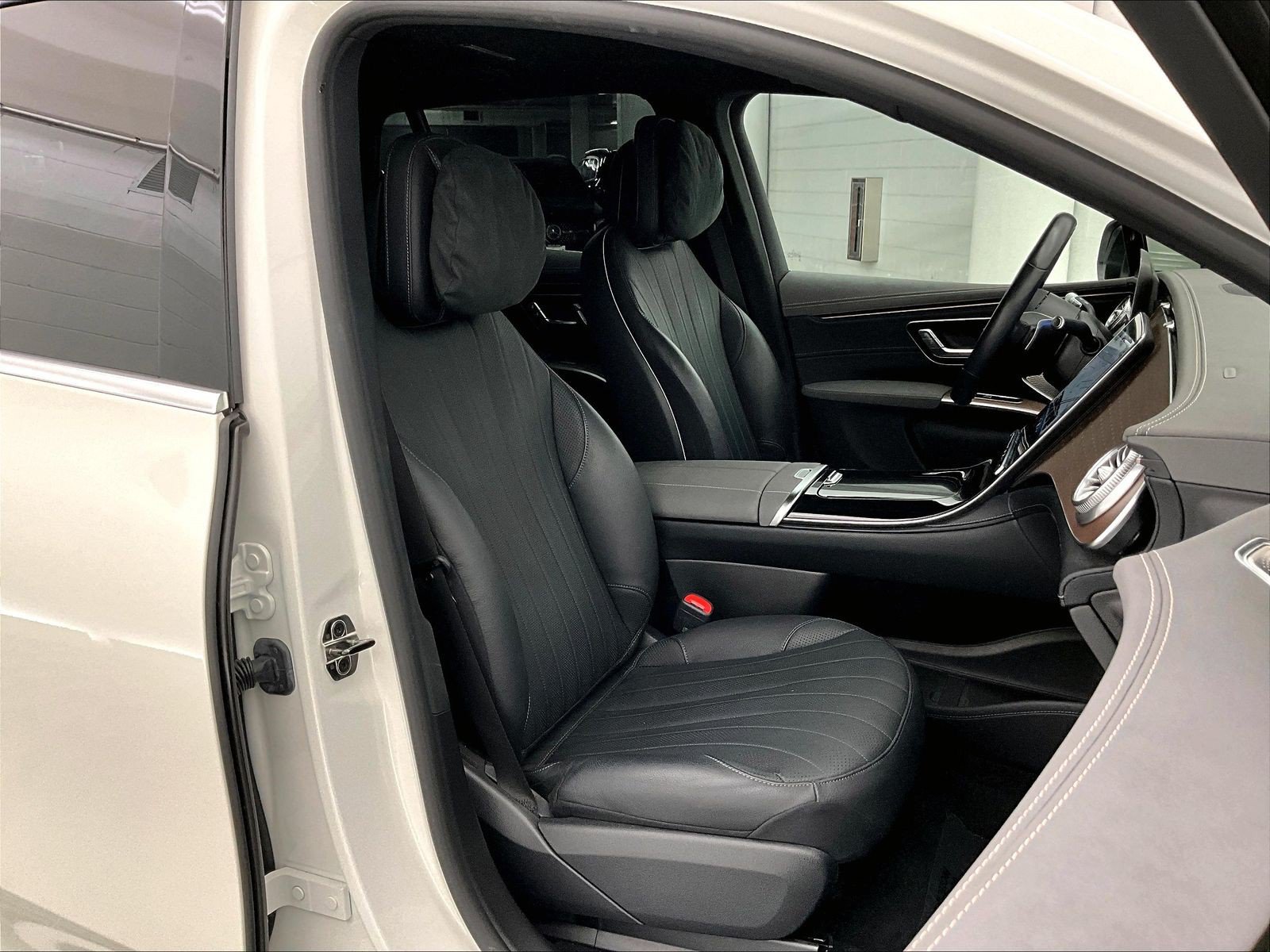 Certified 2023 Mercedes-Benz EQS 450+ SUV image 6