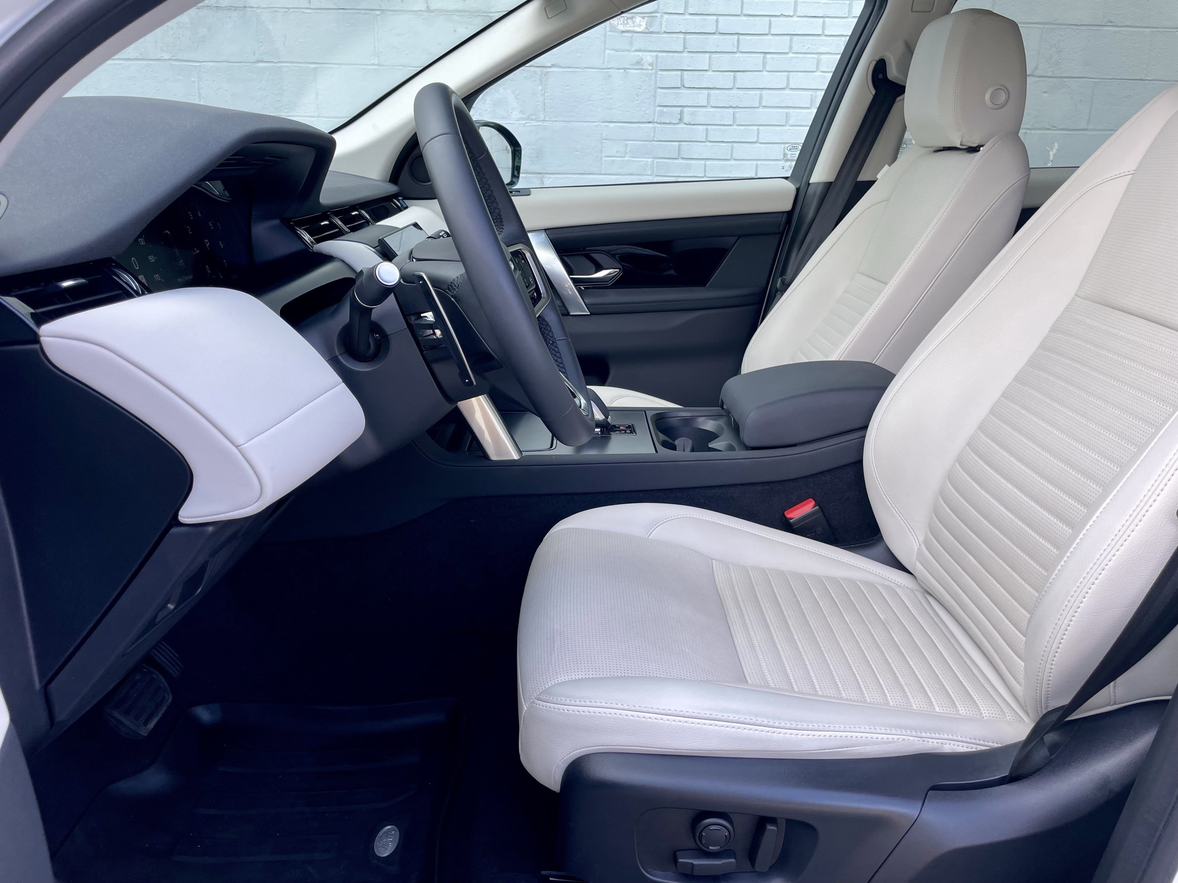 Certified 2024 Land Rover Discovery Sport S image 14