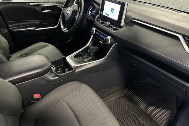 Certified 2025 Toyota RAV4 XLE FWD image 20