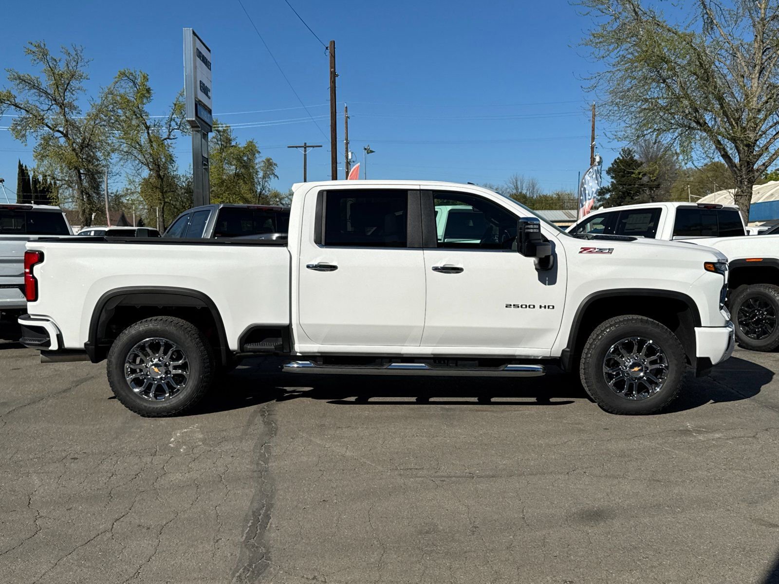 New 2026 Chevrolet Silverado 2500 LT w/ Z71 Chrome Sport Edition AWD/4WD image 2