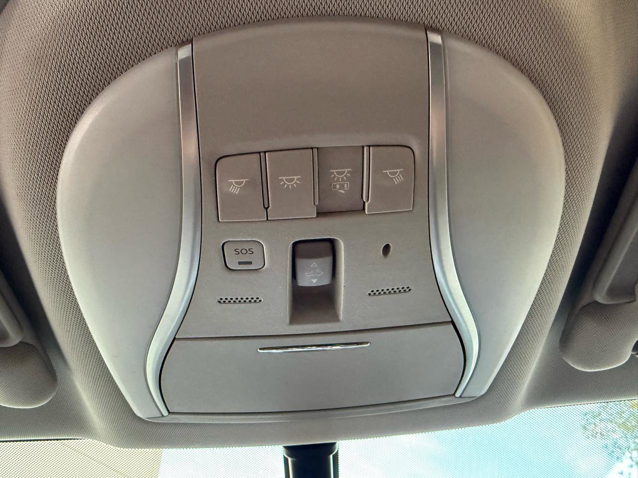 Used 2017 INFINITI QX60 Luxe w/ Deluxe Technology Package image 42