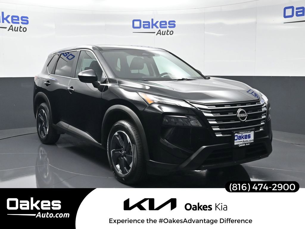 Used 2025 Nissan Rogue SV image 1