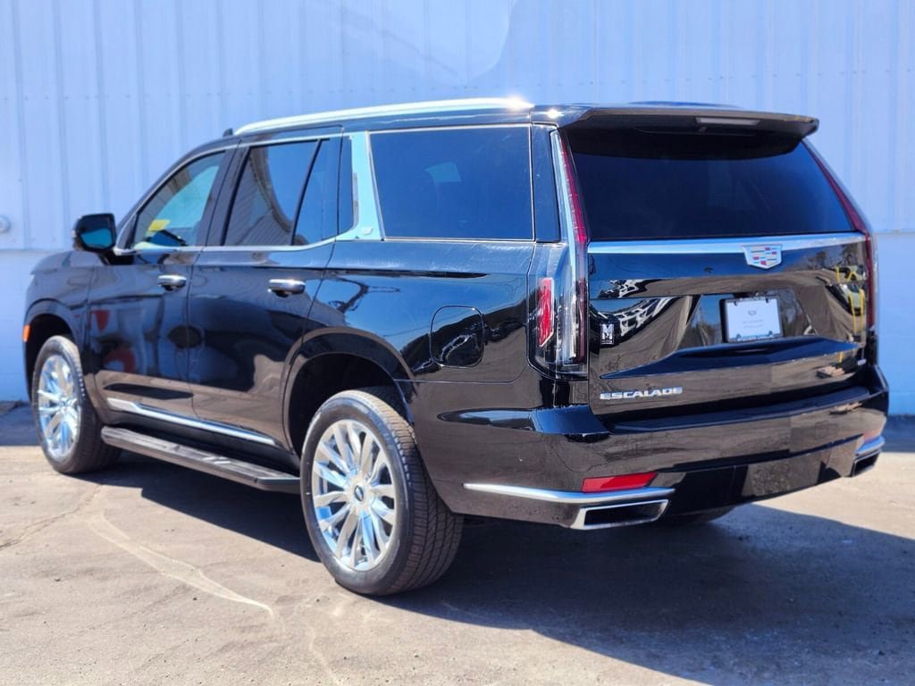 Used 2023 Cadillac Escalade Premium Luxury w/ LPO, Floor Liner Package AWD/4WD image 3