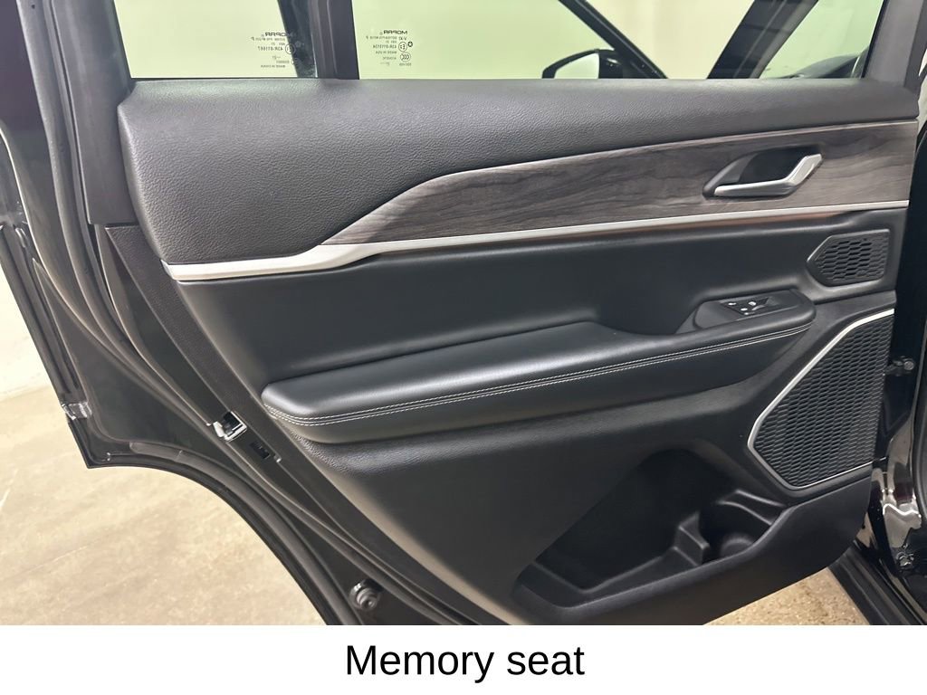 Used 2021 Jeep Grand Cherokee L Limited image 30