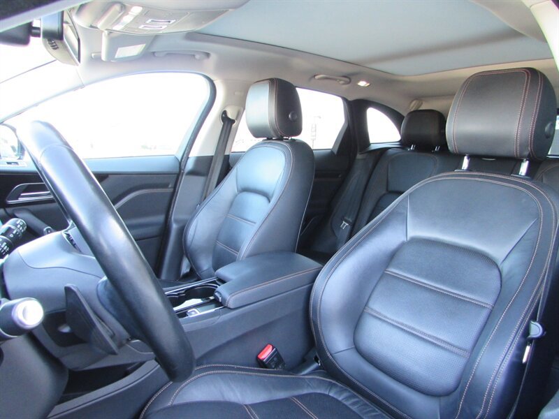 Used 2017 Jaguar F-PACE Prestige AWD/4WD image 13