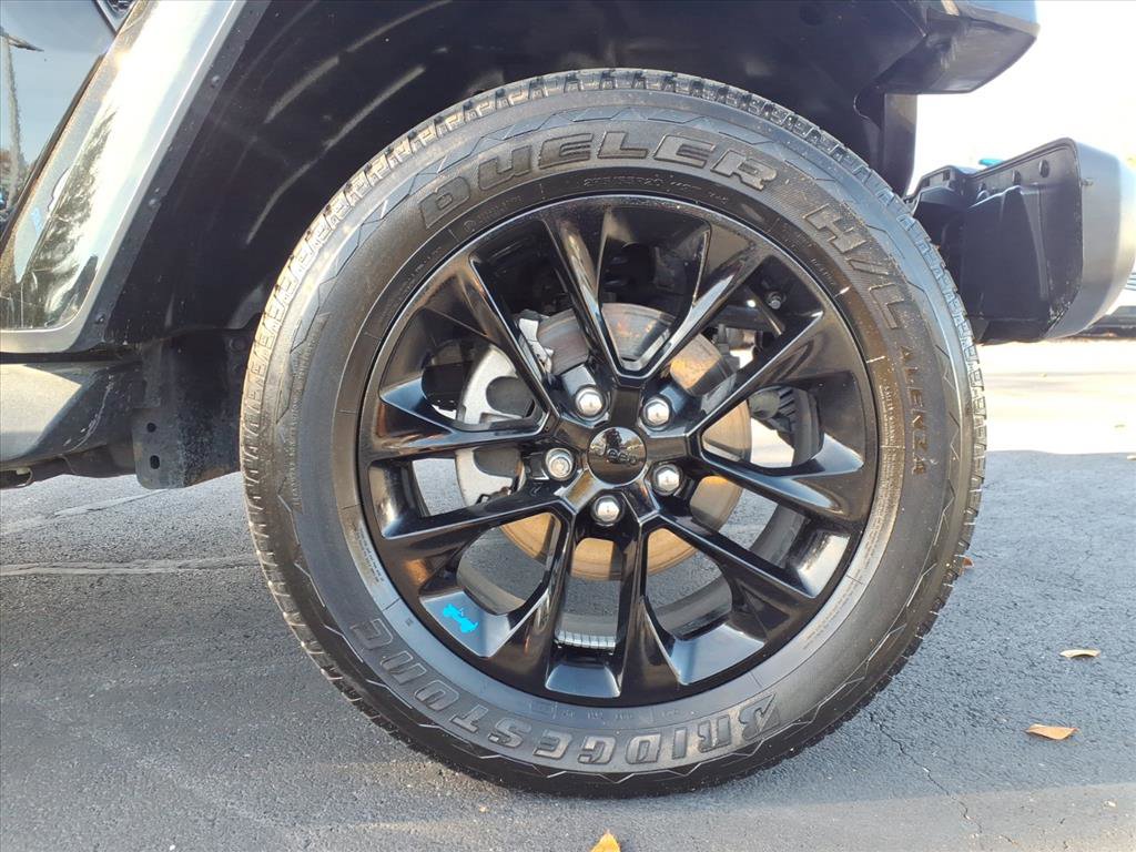 Used 2023 Jeep Wrangler Sahara w/ Cold Weather Group image 9