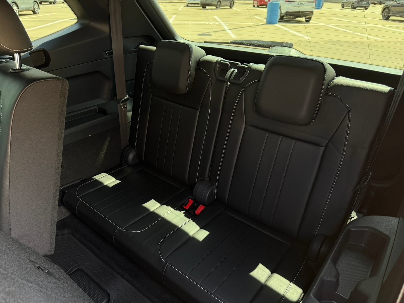 Used 2022 Volkswagen Tiguan SE R-Line FWD image 32