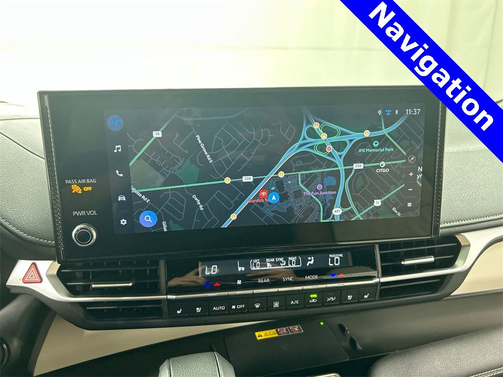 Used 2025 Toyota Sienna Platinum image 23