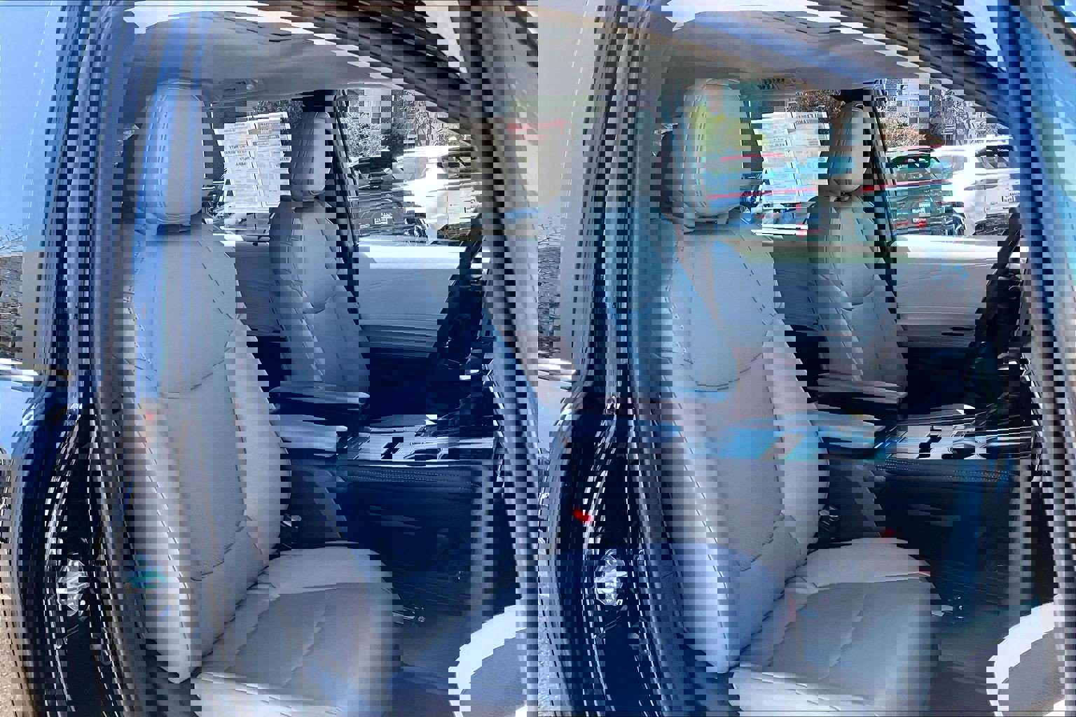 Used 2025 Toyota Sienna XLE w/ XLE Plus Package image 7