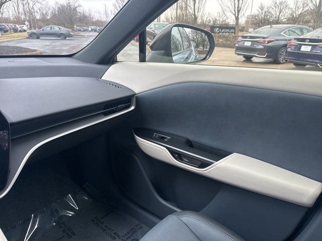 Certified 2025 Lexus RZ 450e w/ Technology Package image 28