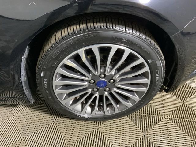 Used 2017 Ford Fusion SE w/ Equipment Group 202A FWD image 14