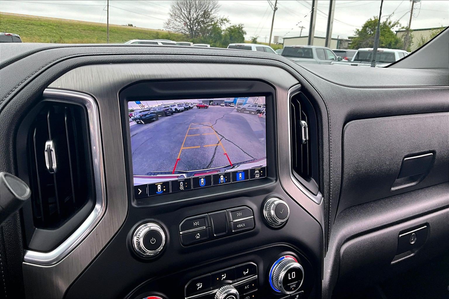 Used 2021 GMC Sierra 3500 Denali w/ Denali Ultimate Package AWD/4WD image 23