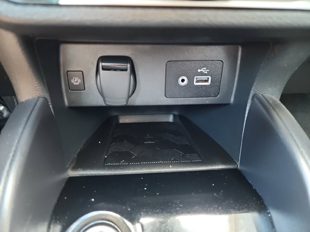 Used 2024 Nissan Versa SV FWD image 28