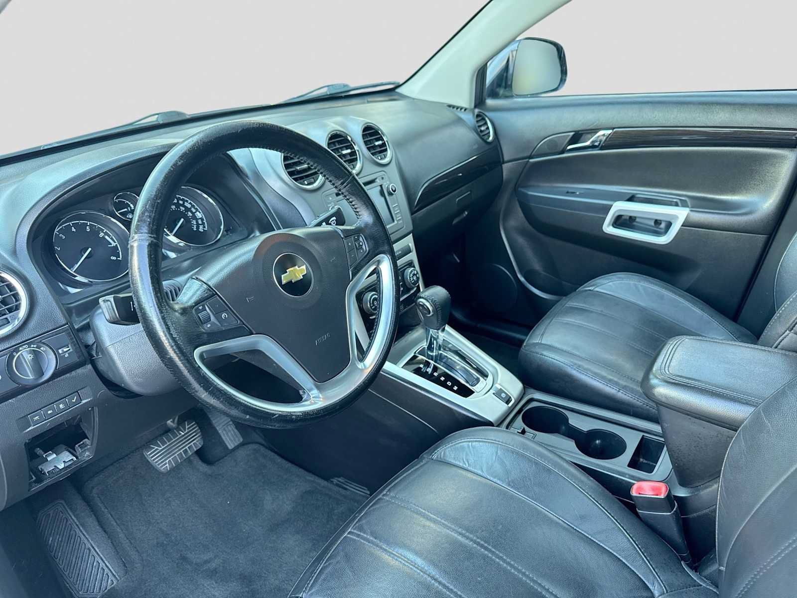 Used 2014 Chevrolet Captiva Sport LT w/ Convenience Package FWD image 2