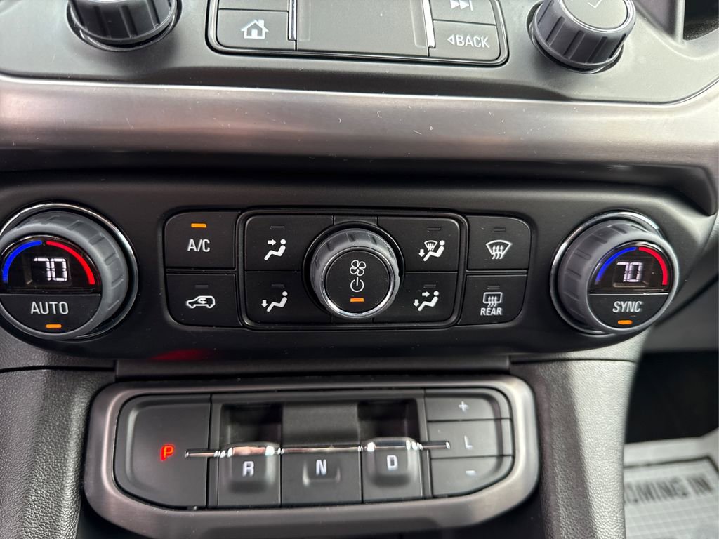 Used 2023 GMC Acadia AT4 image 31