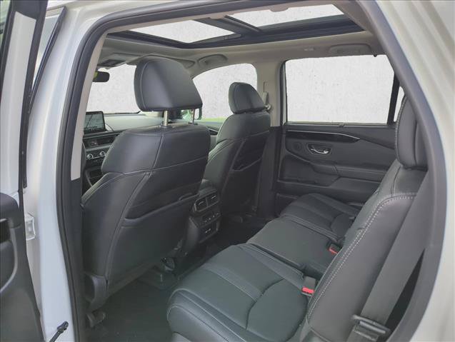 Used 2023 Honda Pilot Touring image 18