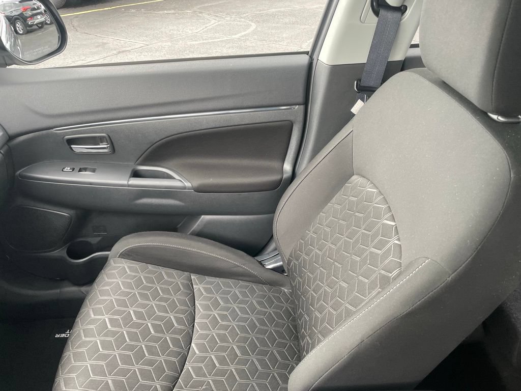 Used 2024 Mitsubishi Outlander Sport ES AWD/4WD image 17