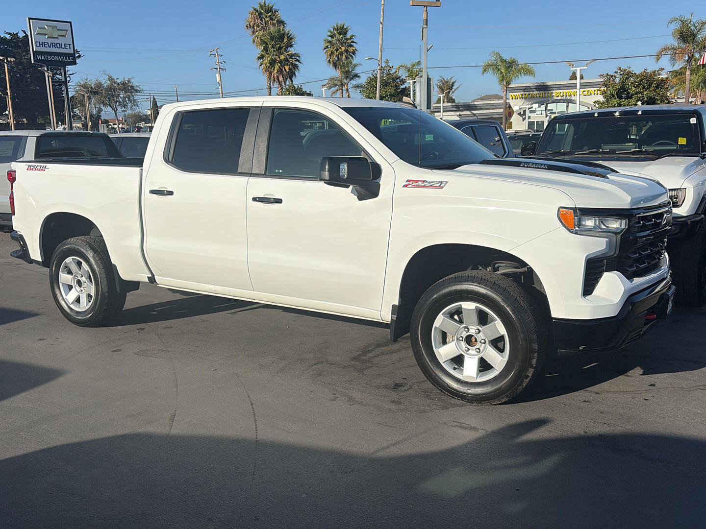 Used 2022 Chevrolet Silverado 1500 LT Trail Boss w/ Convenience Package II AWD/4WD image 2