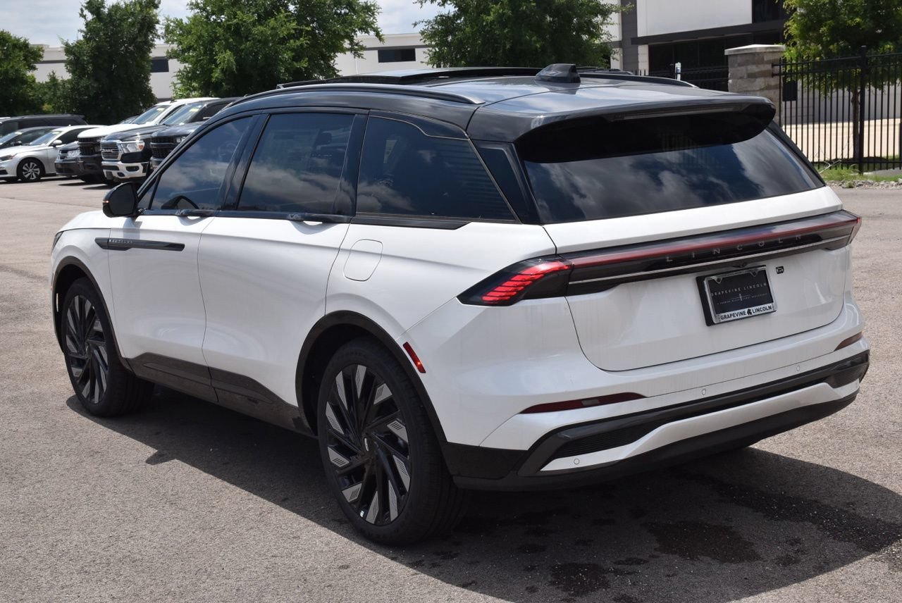 New 2026 Lincoln Nautilus Reserve w/ Jet Appearance Package AWD/4WD image 15