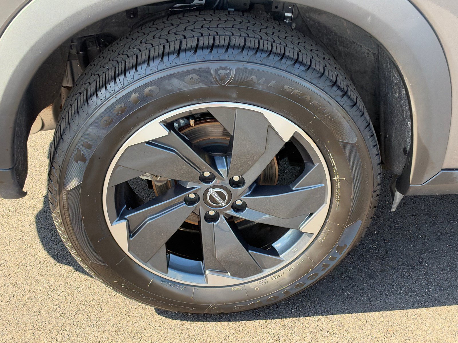 Used 2024 Nissan Rogue SV AWD/4WD image 17