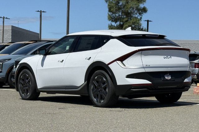 New 2026 Kia EV6 Light RWD image 7