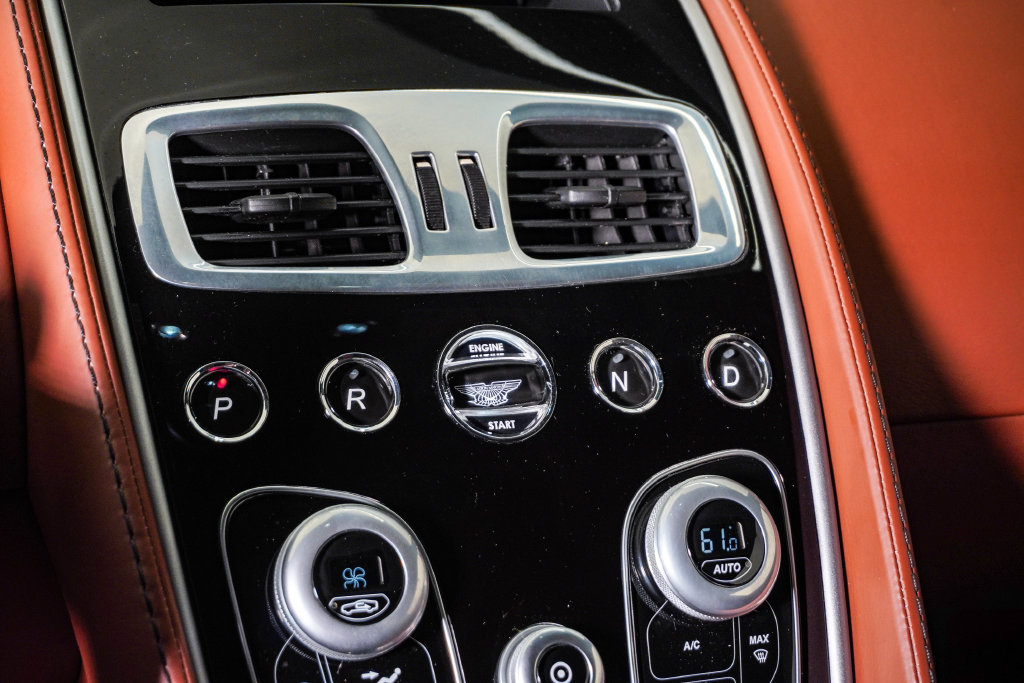 Used 2015 Aston Martin Vanquish Coupe RWD image 29