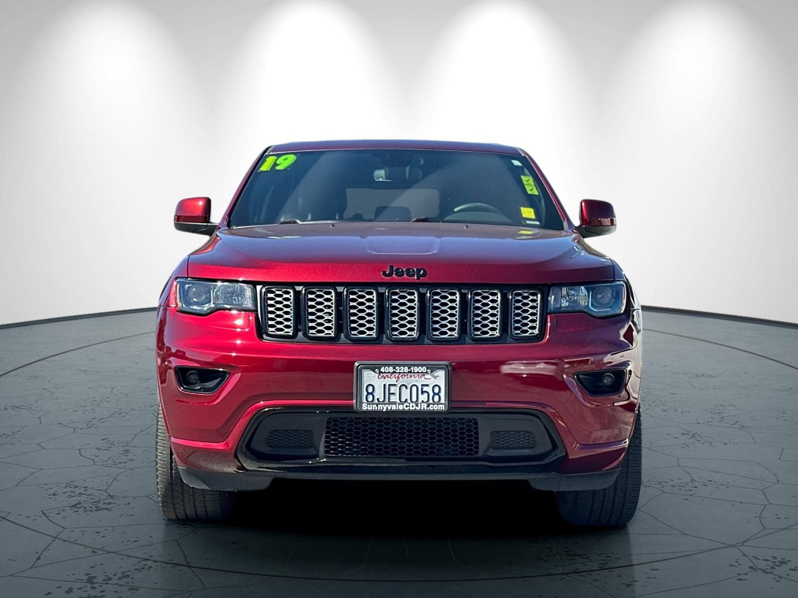 Used 2019 Jeep Grand Cherokee Altitude AWD/4WD image 9