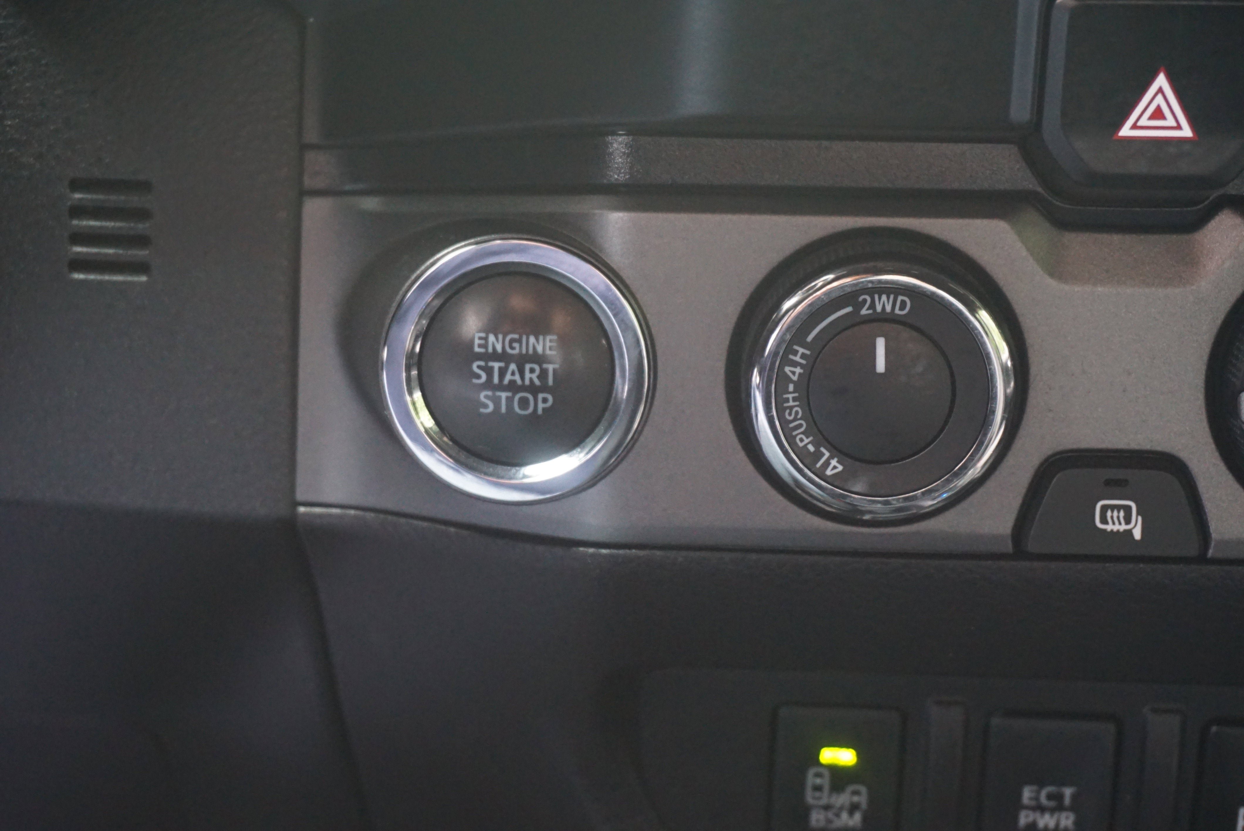 Used 2022 Toyota Tacoma TRD Sport w/ Technology Package AWD/4WD image 11