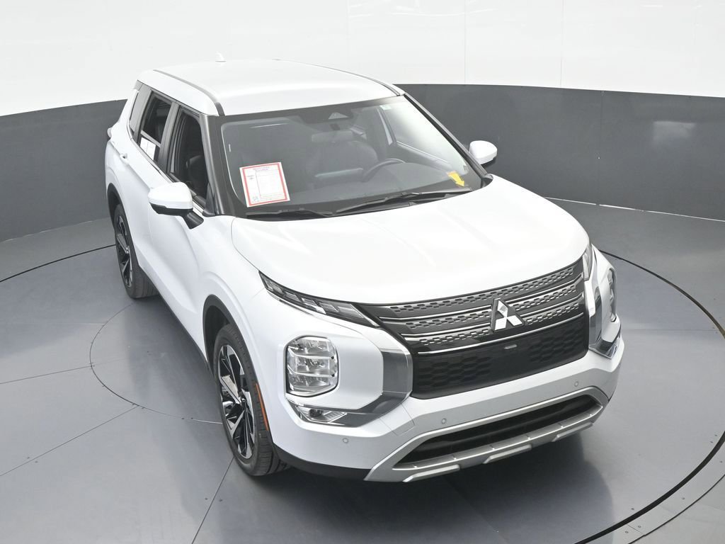 Used 2023 Mitsubishi Outlander SE image 62
