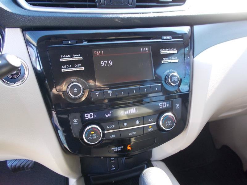 Used 2016 Nissan Rogue SV AWD/4WD image 32