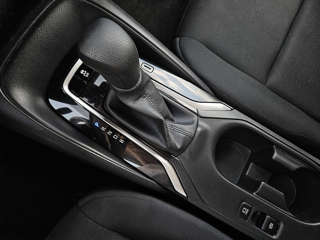 Used 2024 Toyota Corolla LE FWD image 17