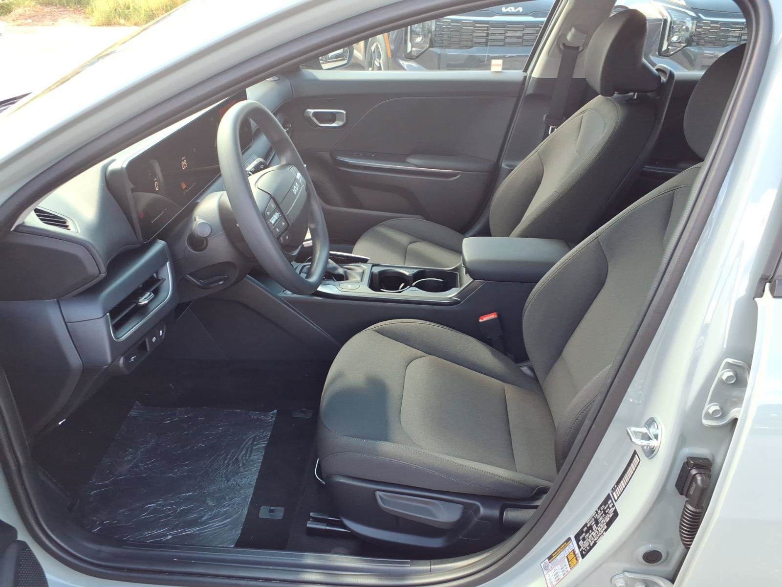 New 2026 Kia K4 FWD image 4