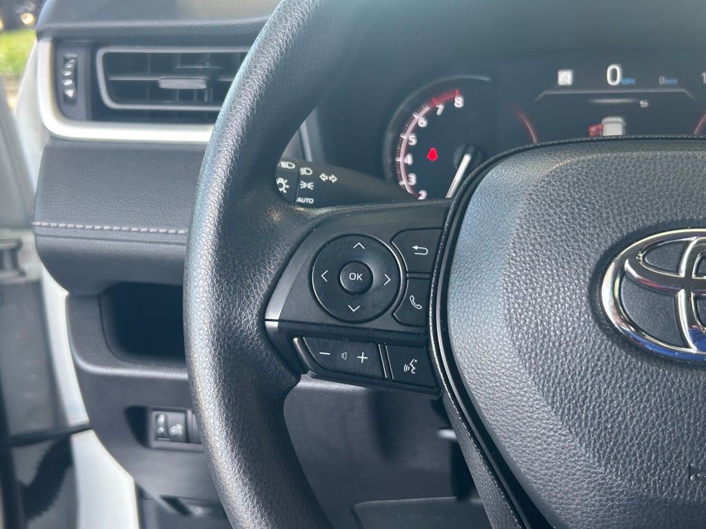 Used 2025 Toyota RAV4 XLE image 36