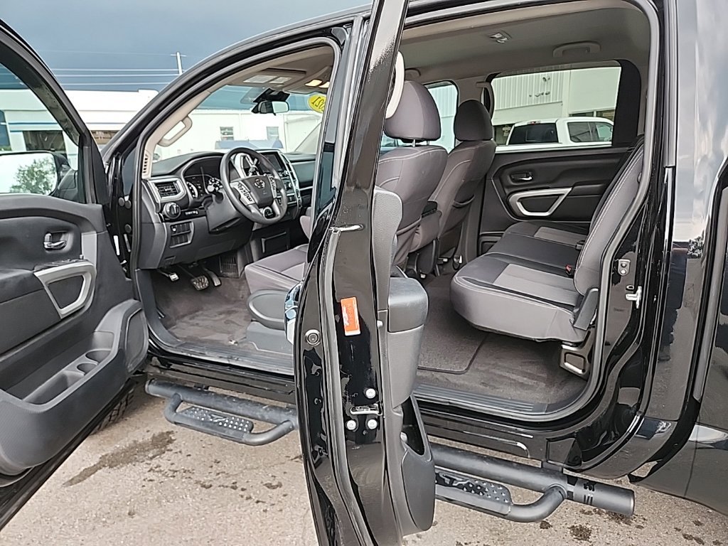 Used 2021 Nissan Titan SV w/ Accessory Utility Package AWD/4WD image 10