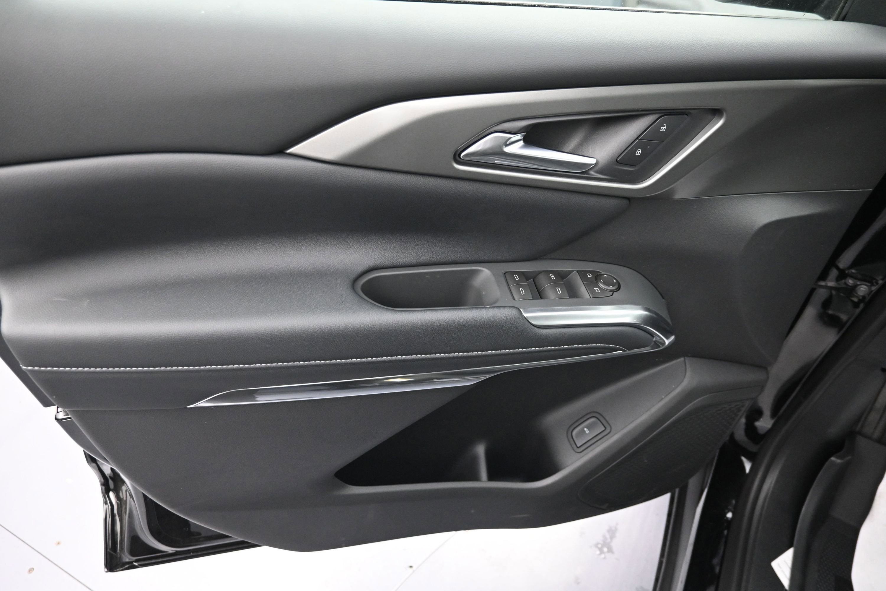 New 2026 Chevrolet Traverse LT FWD image 25