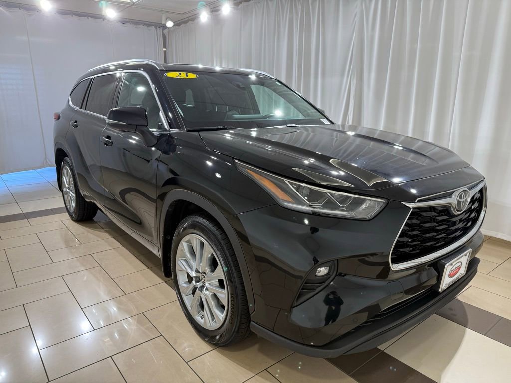 Used 2023 Toyota Highlander Limited AWD/4WD image 7