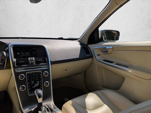 Used 2015 Volvo XC60 T6 w/ Proximity Package FWD image 25