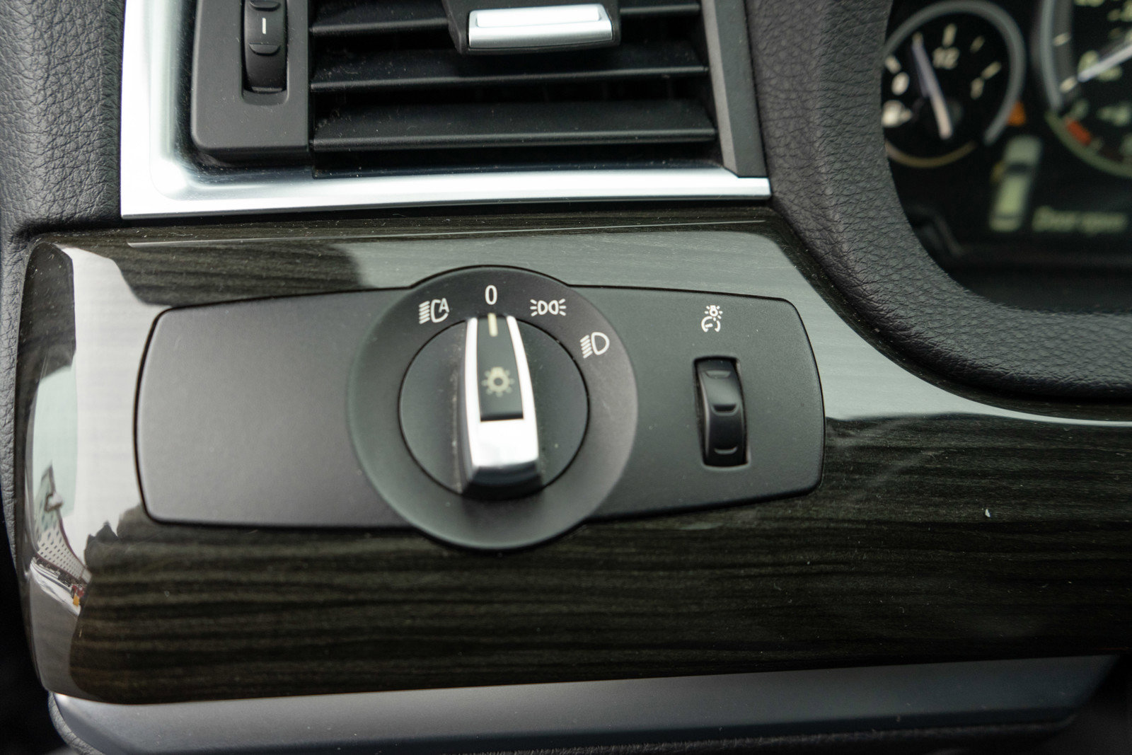 Used 2015 BMW 535i Gran Turismo xDrive image 16