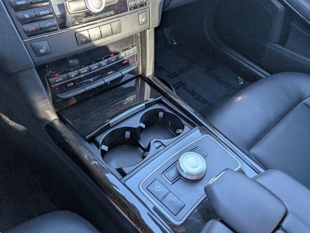 Used 2010 Mercedes-Benz E 350 Sedan image 22