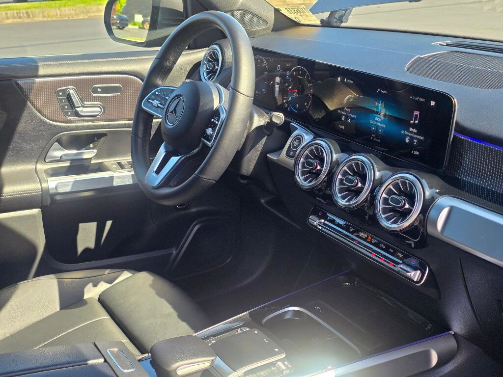 Used 2023 Mercedes-Benz GLB 250 image 28