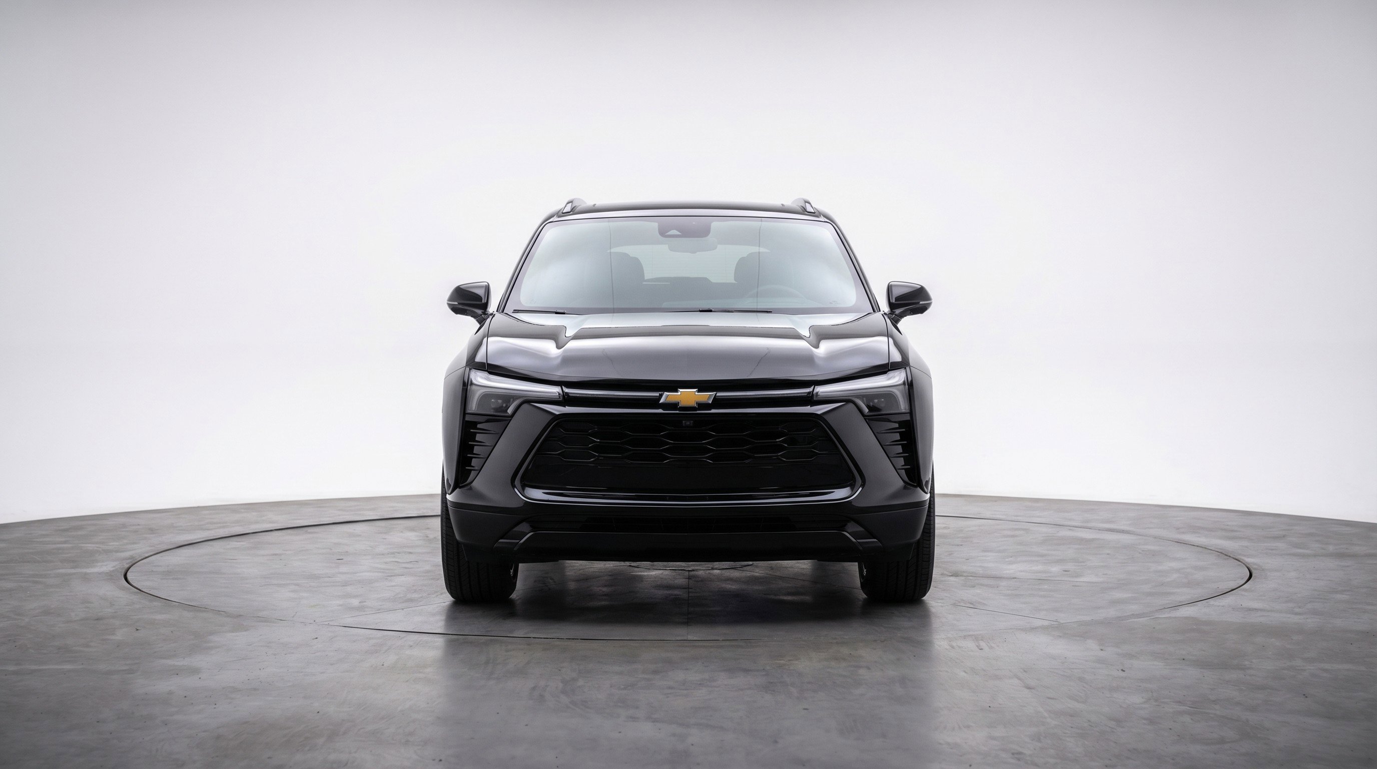 Used 2025 Chevrolet Blazer LT FWD image 2