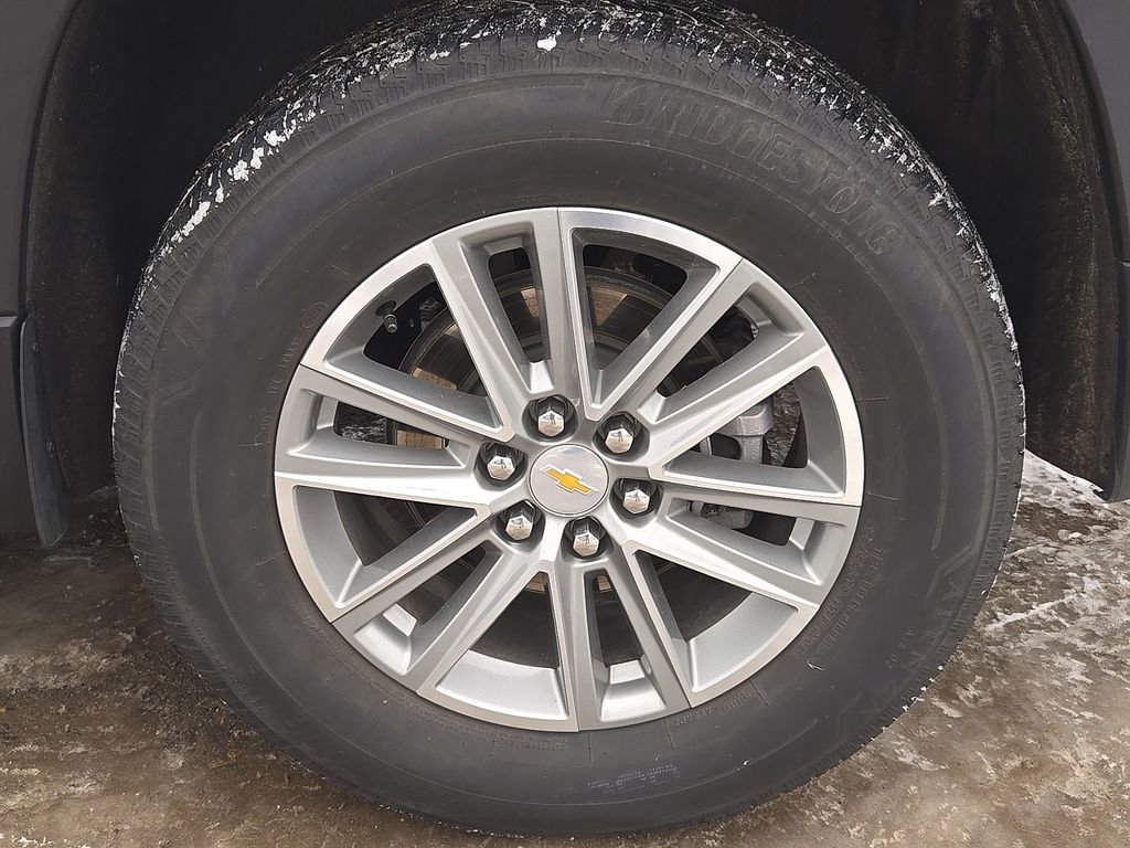 Used 2023 Chevrolet Traverse LT image 11