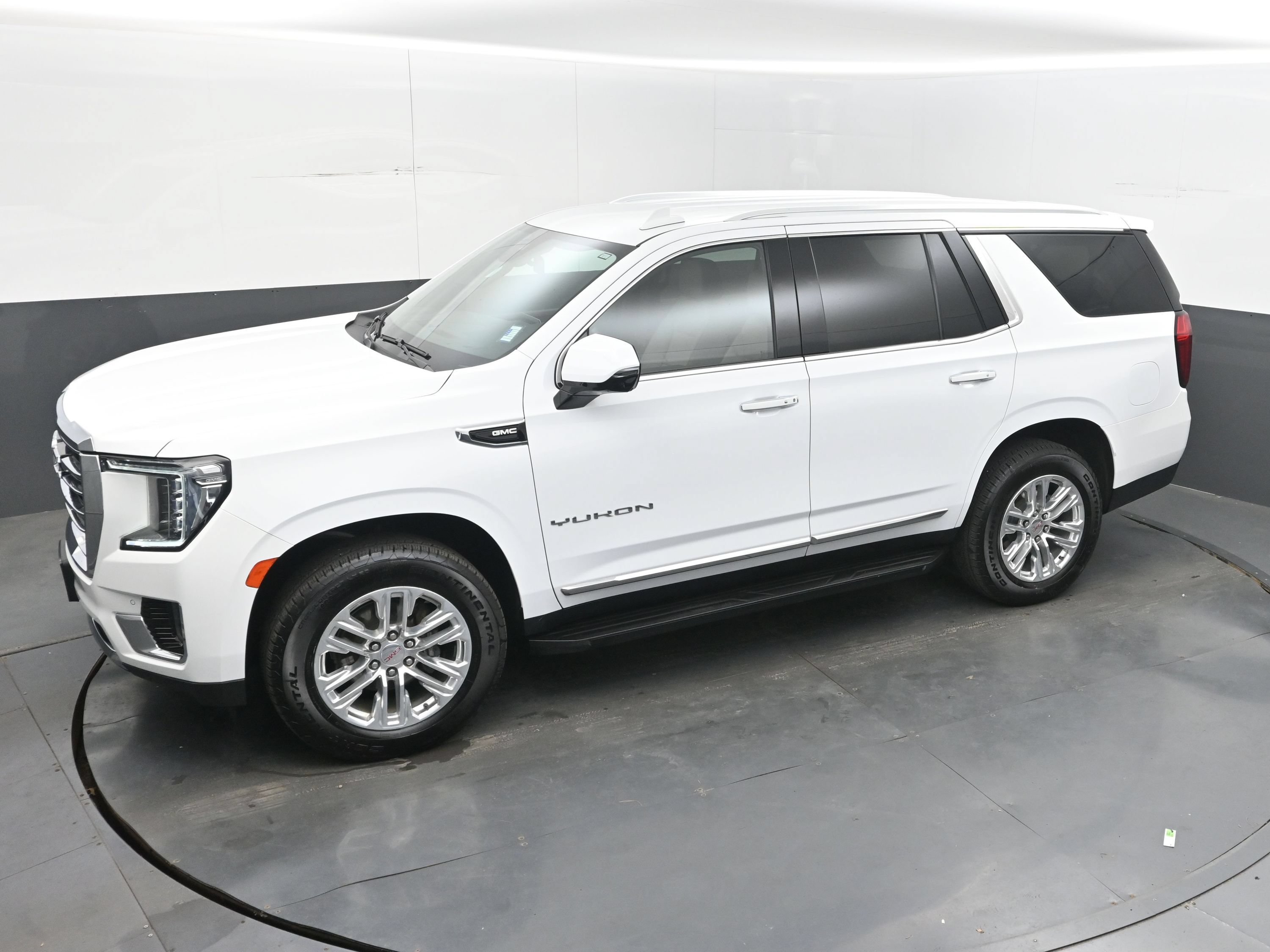 Used 2024 GMC Yukon SLT w/ SLT Luxury Package AWD/4WD image 34
