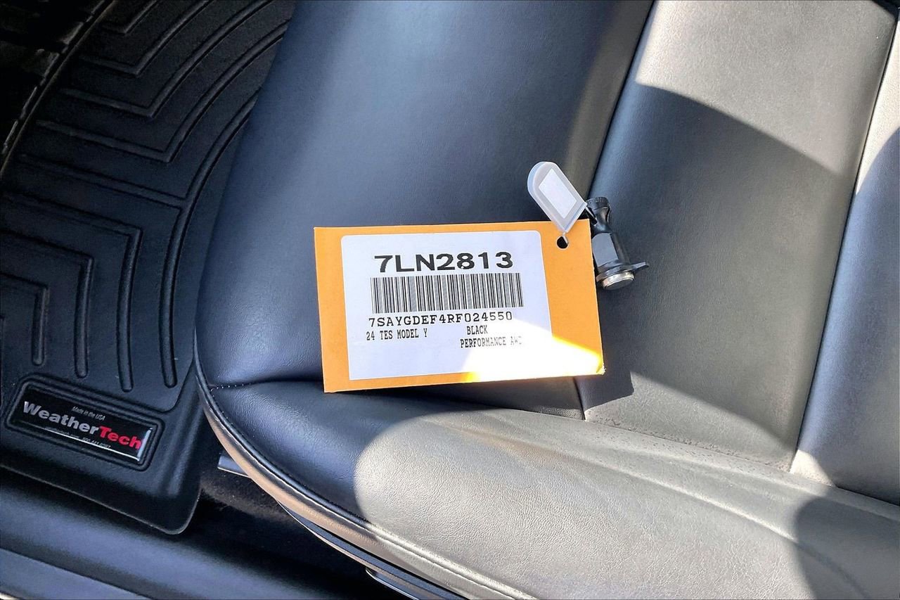 Used 2024 Tesla Model Y Performance image 34