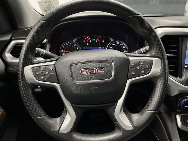 Used 2023 GMC Acadia SLE image 17